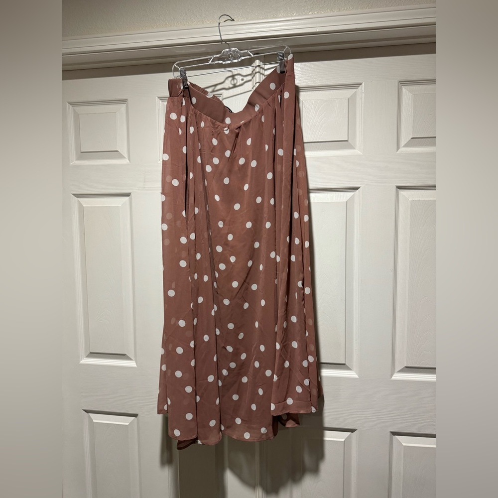 TORRID Midi Skirt Size 4X | New with Tags | Polka Dot